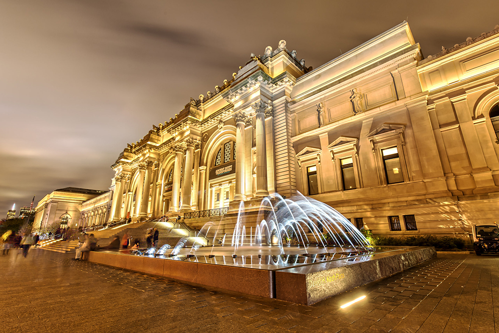 6 lugares para conhecer em Nova York The Metropolitan Museum of Art in New York at Night