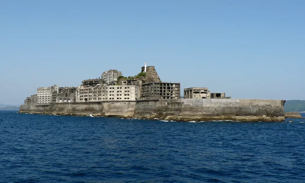 Curiosidade: 6 lugares abandonados no mundo Ilha de Hashima, Japão