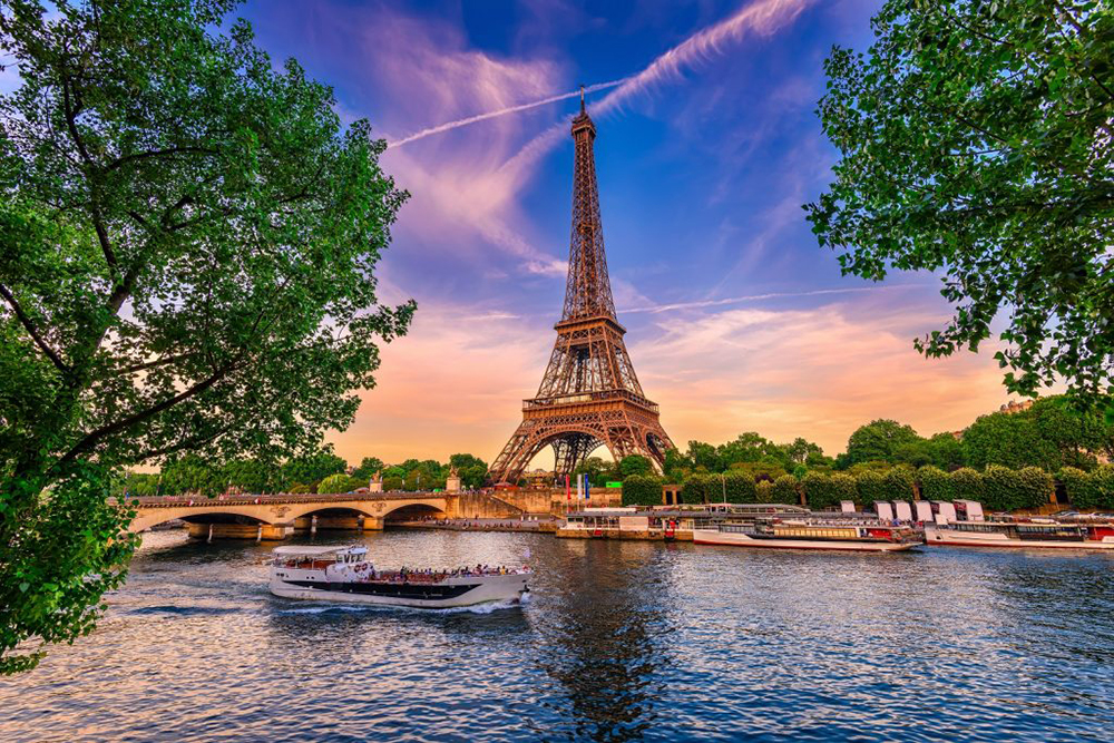 Viagens românticas: 6 destinos para curtir a dois Paris França
