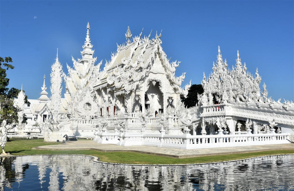 1. Wat Rong Khun